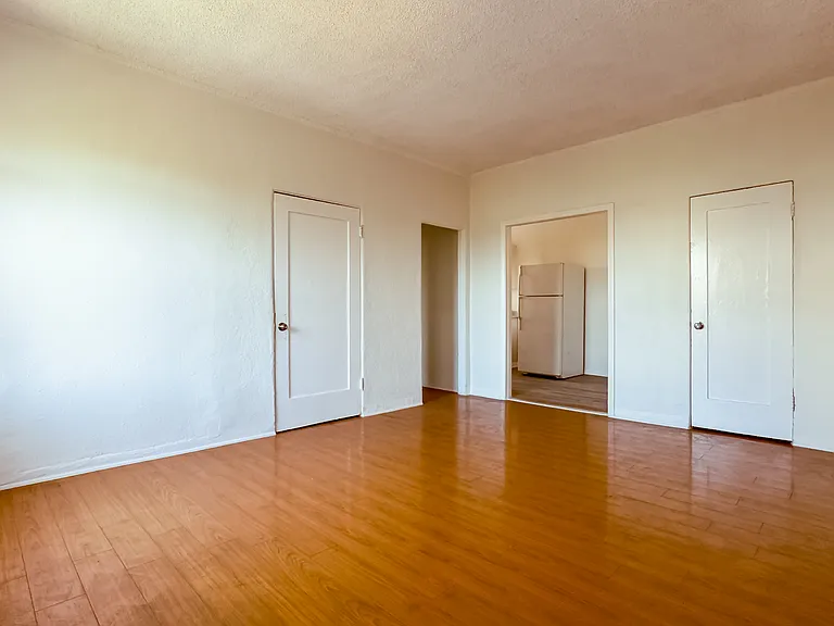 920 S Hobart Blvd — Photo 13