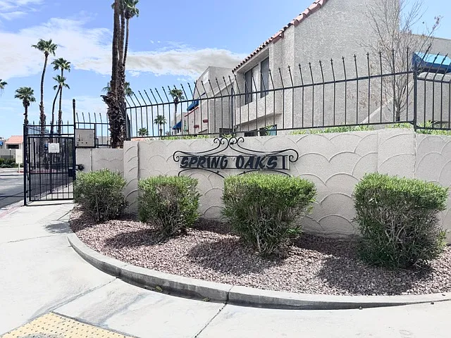 2 bed, 964 sqft, $1,250 — Photo 2