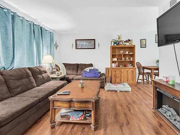 5th image of 604 McPherson Ct S