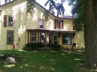 7289 N Columbine Rd, Forreston, IL 61030