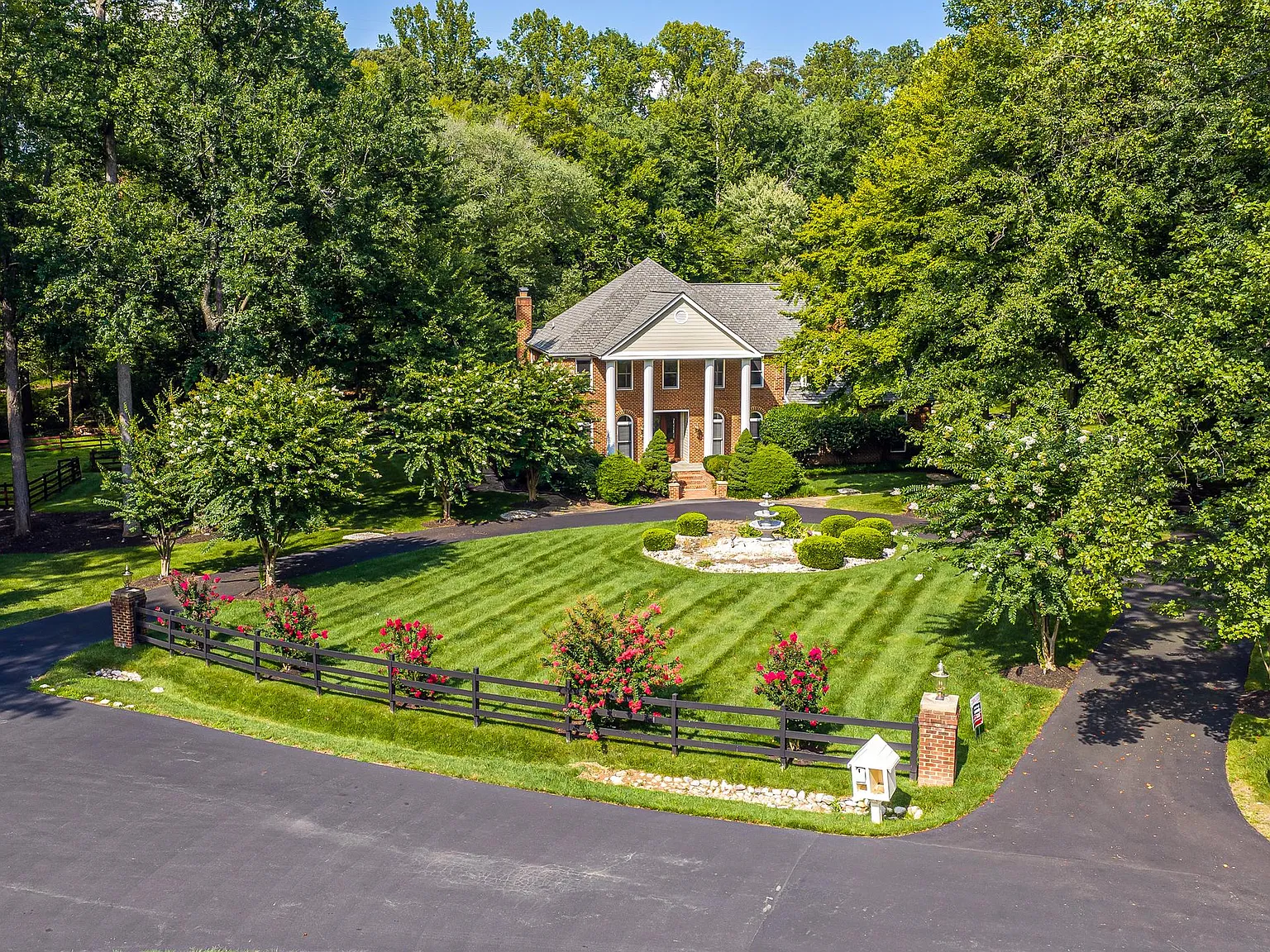 5 bed, 6600 sqft, $6,900 — Photo 4