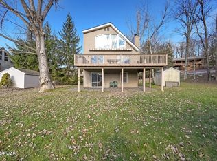 850 Deerfield Rd, Lake Ariel, PA 18436