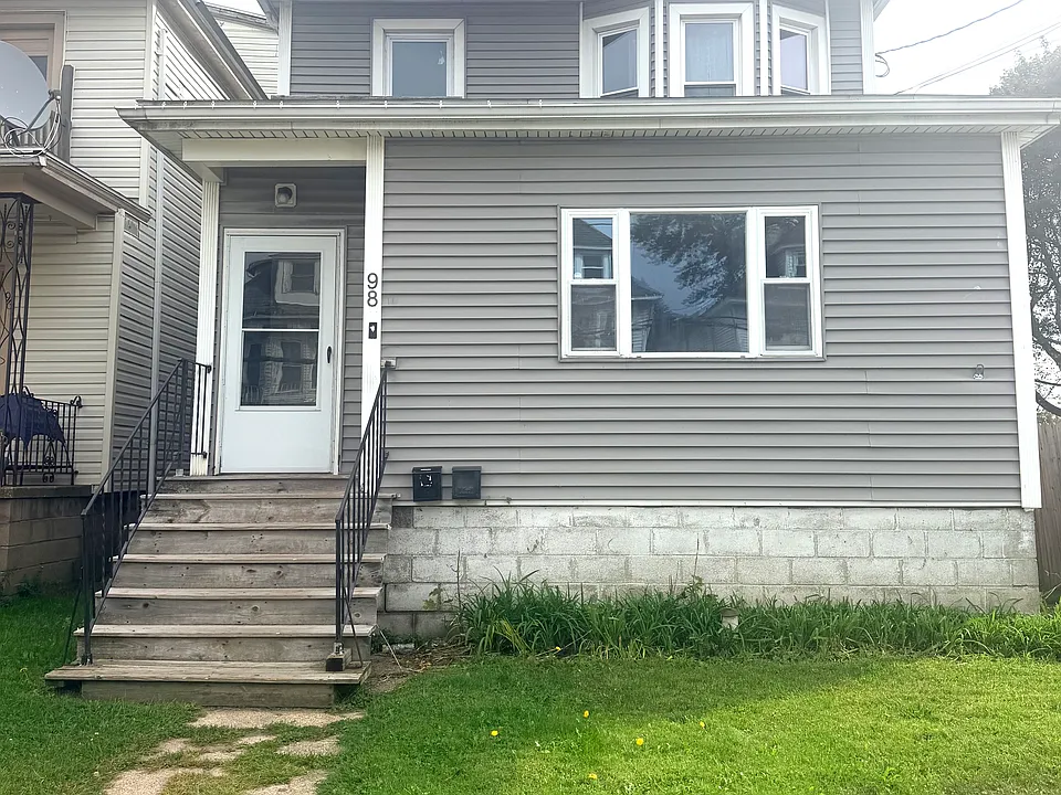 98 Victory Ave #1