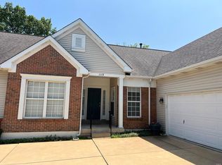 1115 Cambridge Cove Ct, Chesterfield, MO 63017