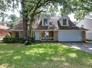 2310 Willow Oak Dr, Irving, TX 75060