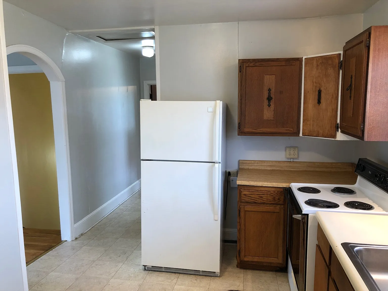 2 bed, 700 sqft, $1,220 — Photo 3