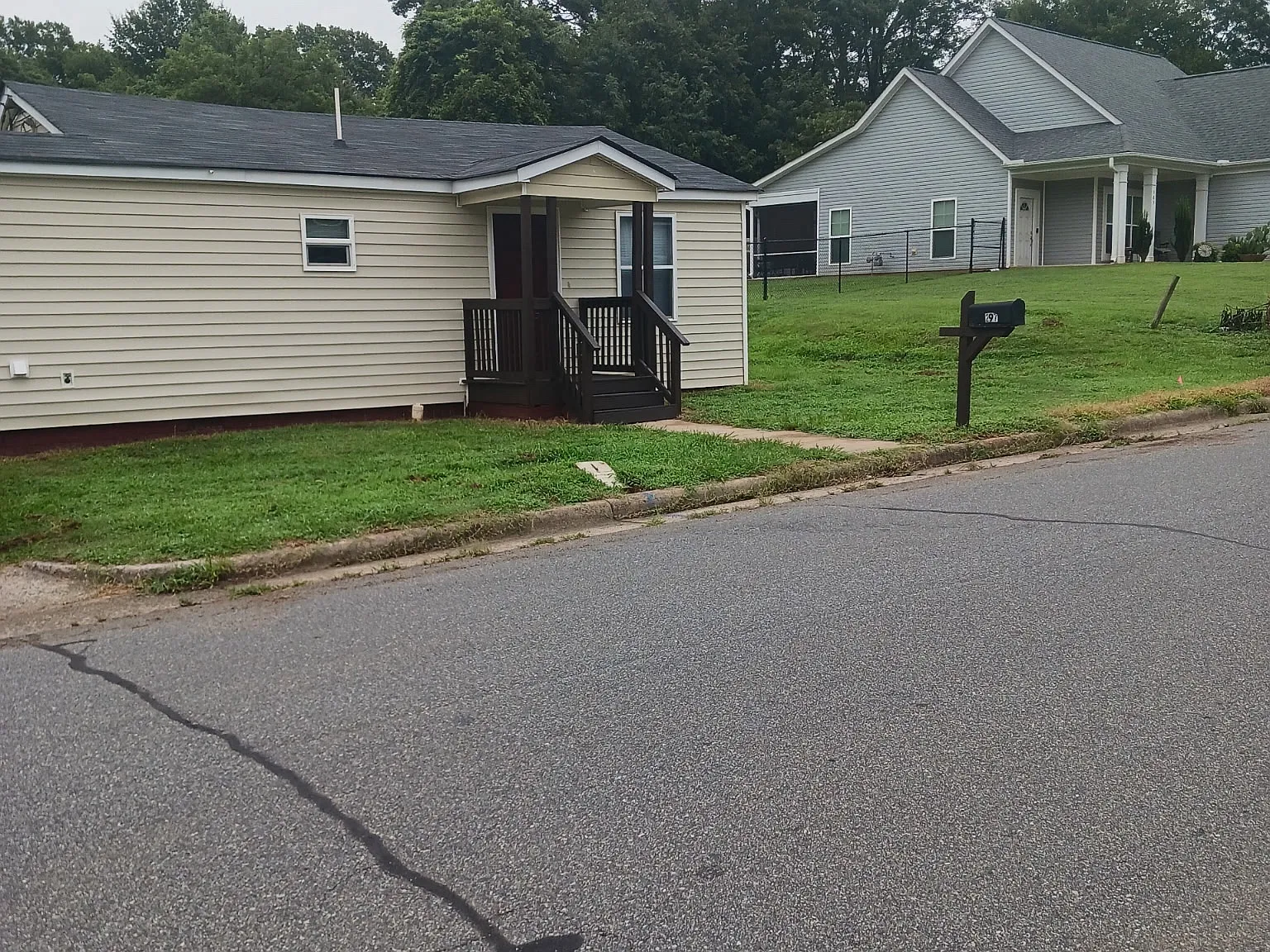 2 bed, 700 sqft, $1,275 — Photo 1
