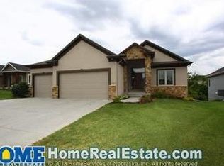 7437 Exbury Rd, Lincoln, NE 68516