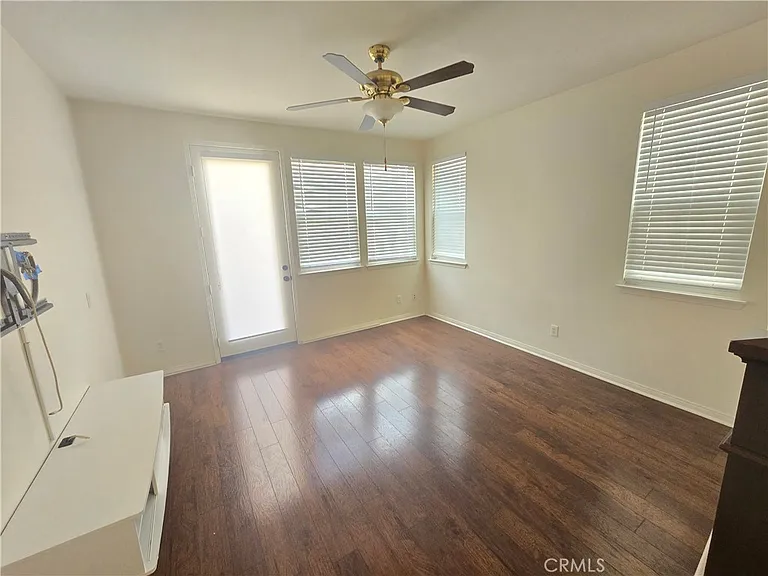 230 W Sparkleberry Ave — Photo 9