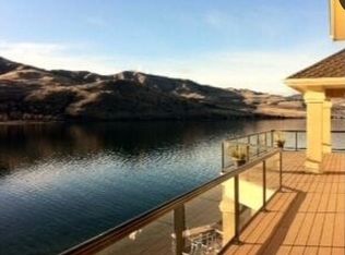 280 Brimstone Ln, Chelan, WA 98816