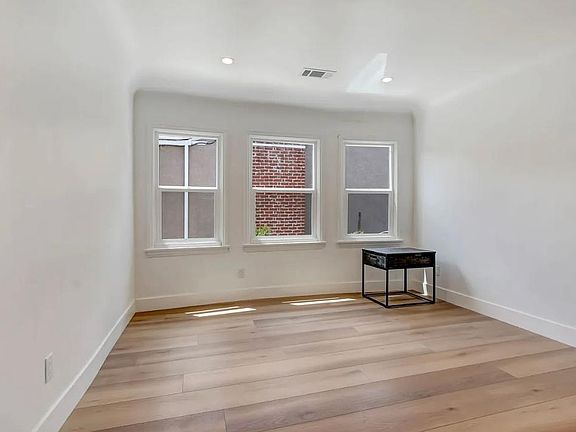 3rd image of 728 S Canfield Ave
