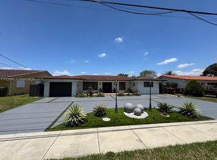 1725 W 76th St, Hialeah, FL 33014