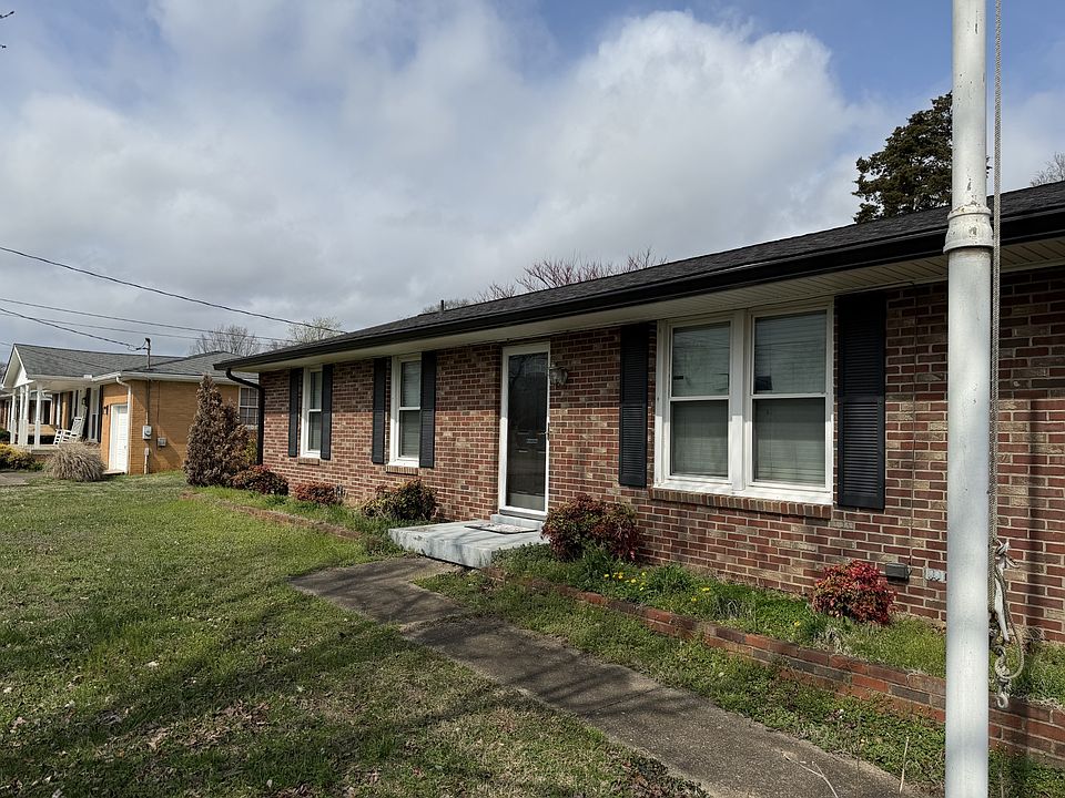 1st image of 615 Rosa Dr