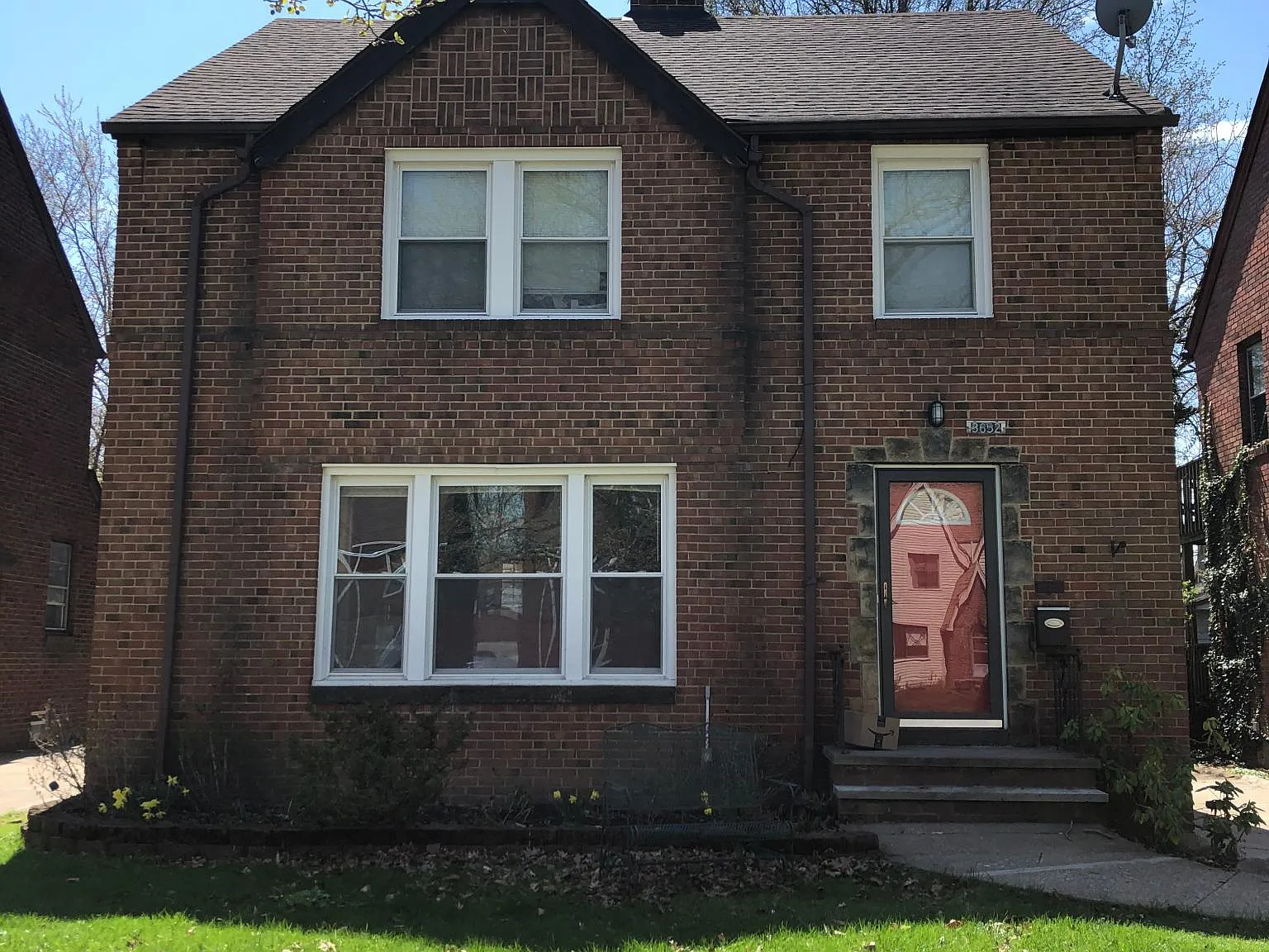3 bed, 1.5 bath, 1712 sqft, $1,850 — Photo 1