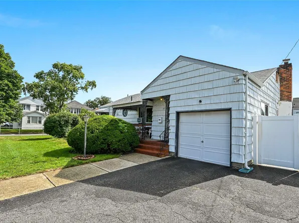 27 N Terrace, Valley Stream, NY 11580