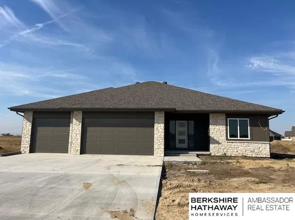 810 N 22nd St, Ashland, NE 68003