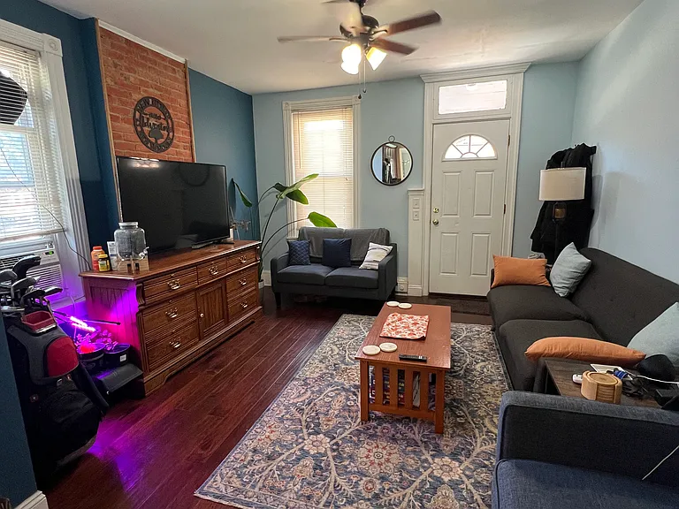 422 Gold St — Photo 11