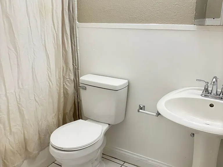 Hoagland Apartments — Photo 4