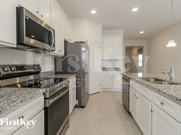596 Crown Rose Dr — Photo 6