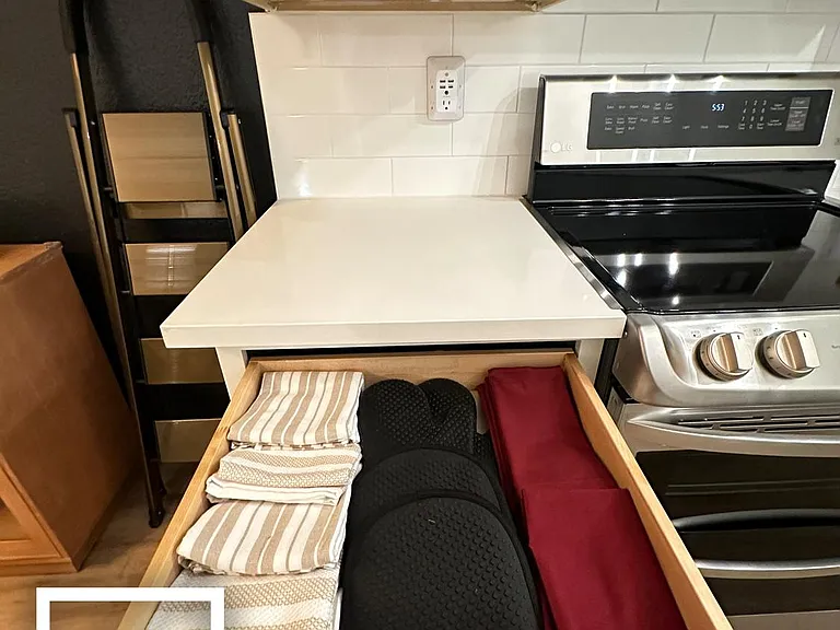 685 N Ashurst Ct #213 — Photo 14