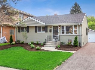 917 Meadowcrest Rd, La Grange Park, IL 60526