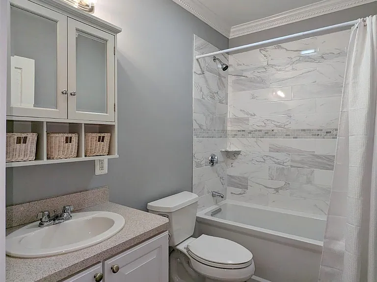 4 Edgar Ct #2 — Photo 12