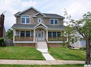 282 Brown St, Mineola, NY 11501