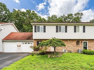 11 Desiree Ct, Howell, NJ 07731