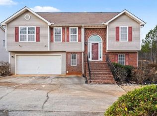 11790 Spring Lake Way, Fayetteville, GA 30215