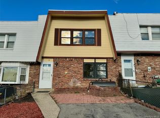 10 Chaucer Ct, Middletown, NY 10941