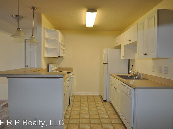 2nd image of 145 N Pearl Lake 110 Cswy