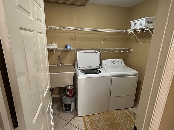 3rd image of 265 Vista Cir