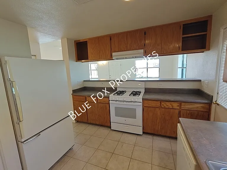 3318 E Bellevue St #B — Photo 2