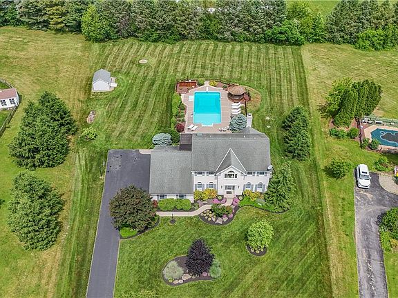 3rd image of 3755 Lindy Dr