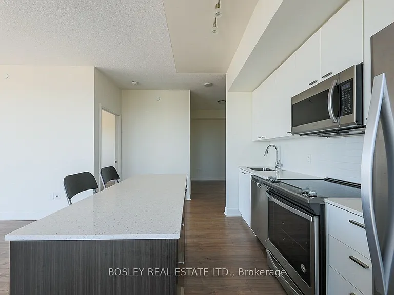 30 Roehampton Ave #3403 — Photo 7