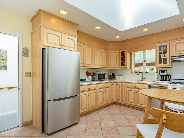 275 Maier Pl — Photo 14