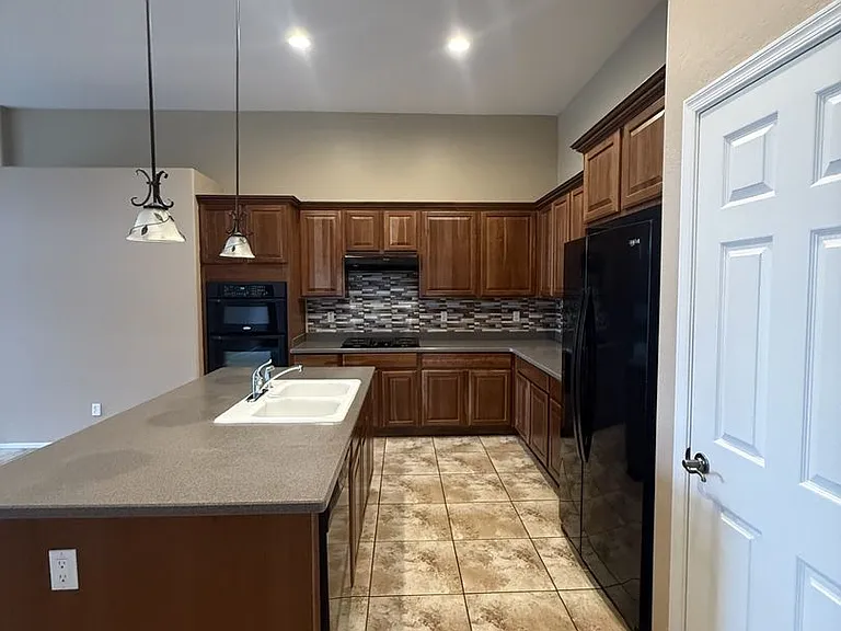22165 N Celtic Ave — Photo 4