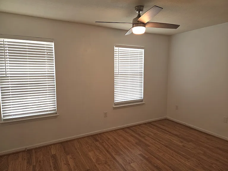 240 Mike Dr — Photo 16