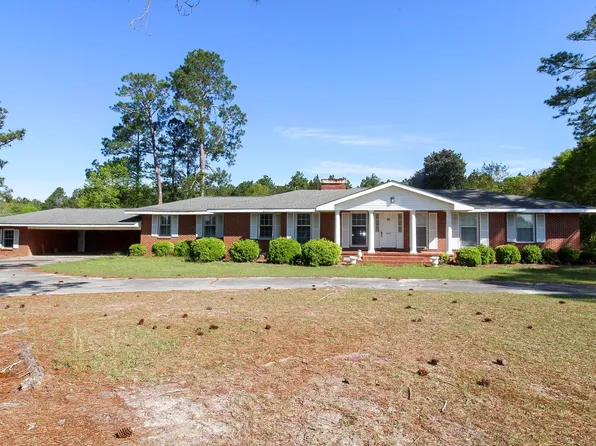 203 1st St E, Arabi, GA 31712