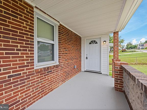 4th image of 2524 Glencoe Rd