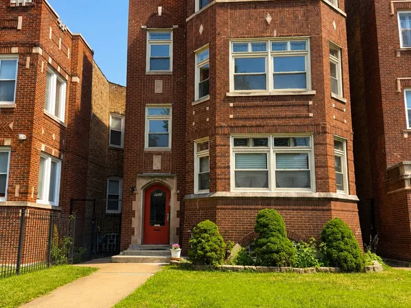 7943 S Vernon Ave, Chicago, IL 60619