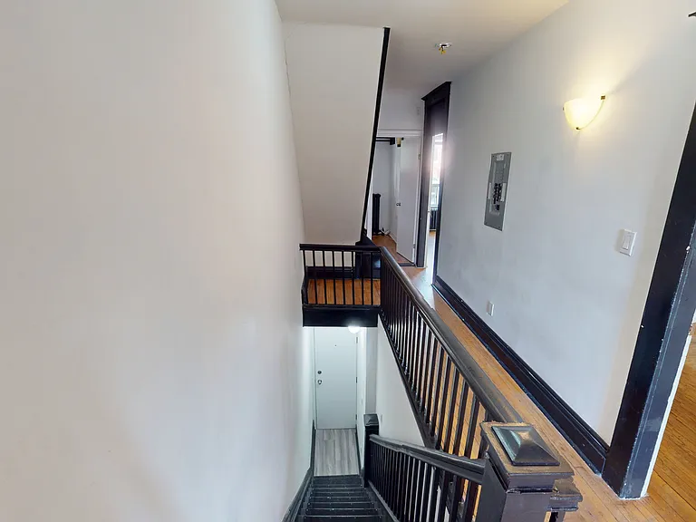 53 Hepbourne St #2 — Photo 2