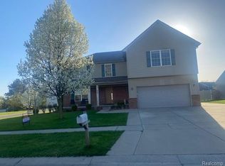 453 Lydia Ln, Linden, MI 48451