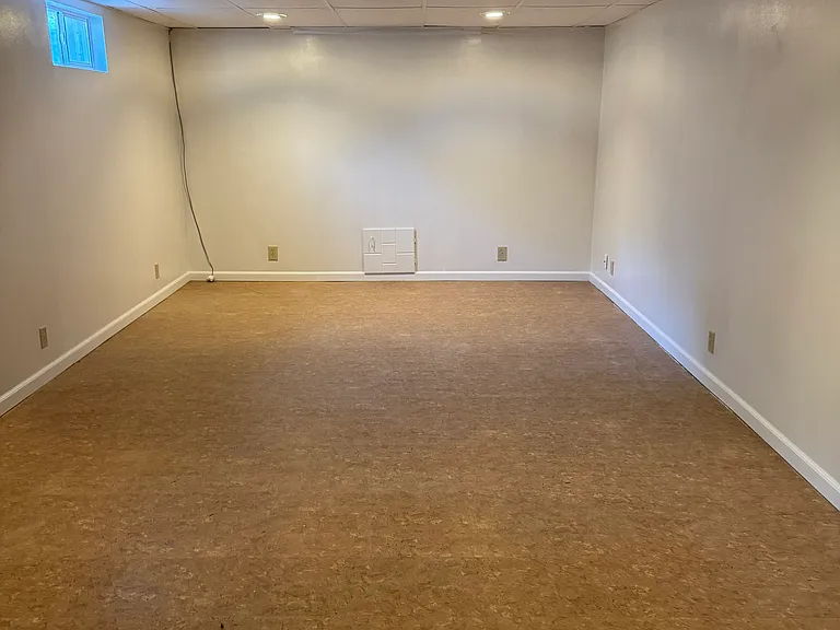 6102 William St — Photo 15