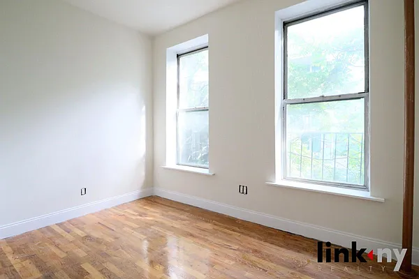 Rented by Link NY Realty | media 3