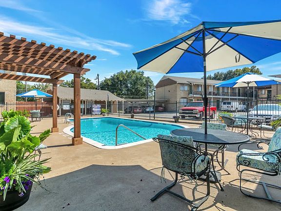 4th image of 1201 Winifred Dr #9