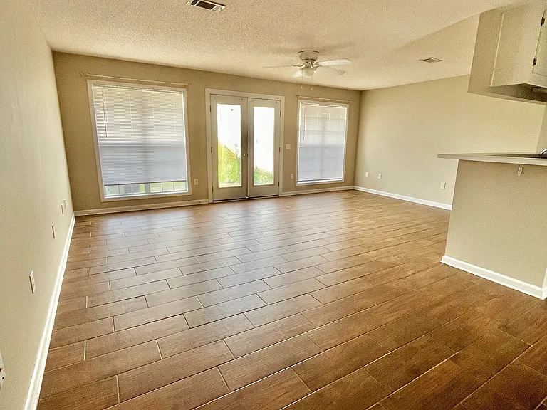 127 S Springview Dr — Photo 4