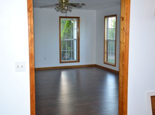 735 W Pillow St, Clifton, TN 38425