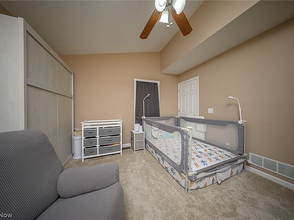 5th image of 4431 7th St NW