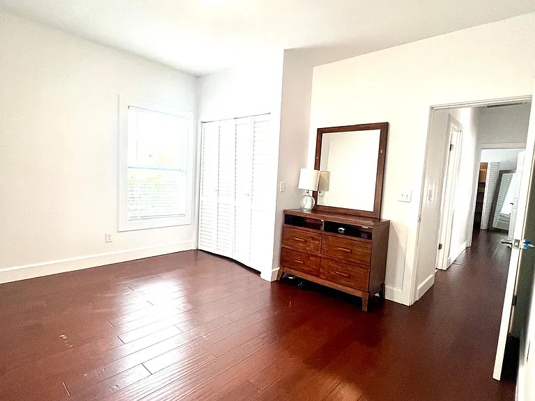 3302 N Lincoln Ave — Photo 7